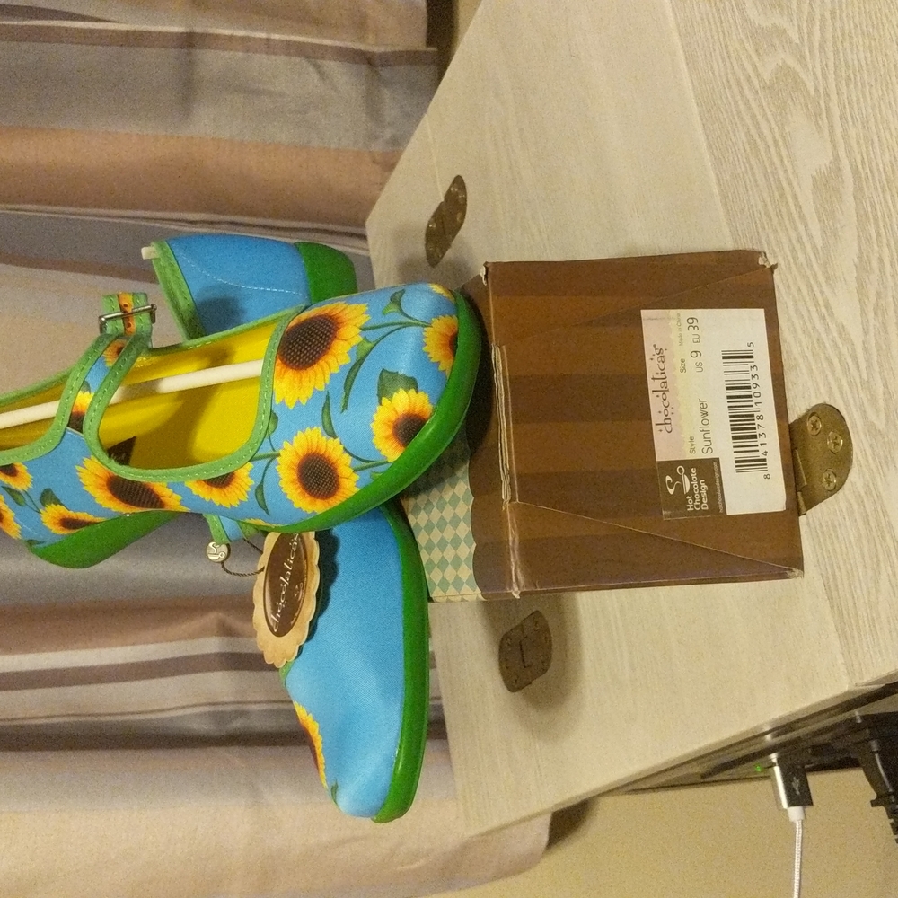 Hot Chocolate Sunflower Flats Sz 9